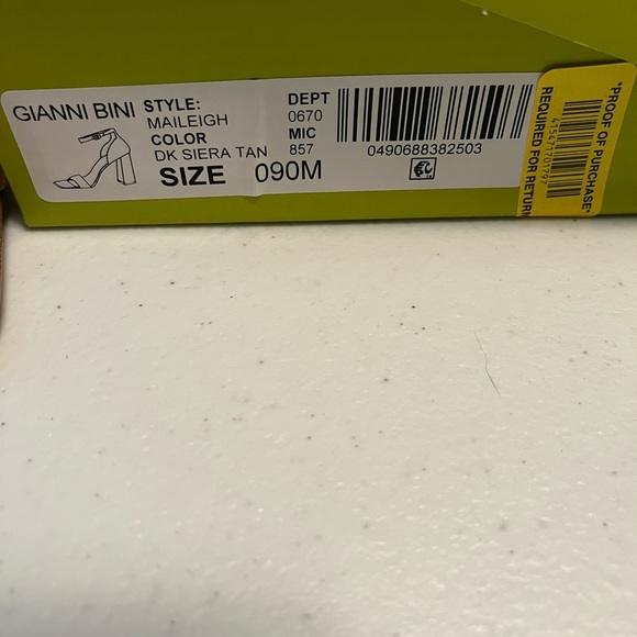 Gianni Bini Woman’s Shoes - Picture 3 of 5